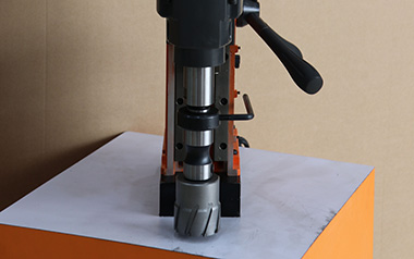 磁力鉆不能盲打，如何對超厚鋼板作業